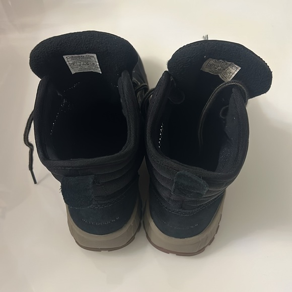 Columbia Fairbanks Boot - Picture 2 of 8